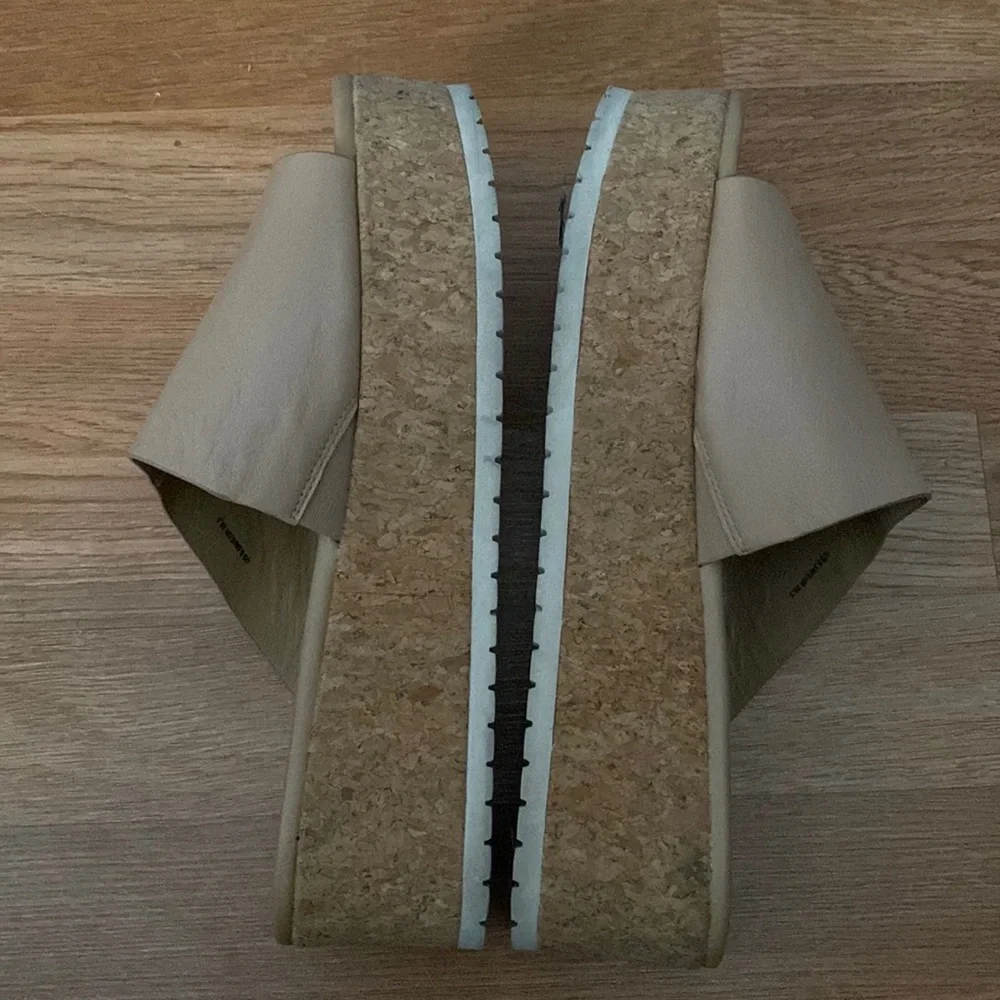 Vince. James-B Cappuccino Leather Cork Platform Sandals - Picture 3 of 9